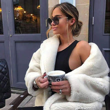 Load image into Gallery viewer, Women&#39;s Fashion Round Sunglasses (No Chain)  - *Only Ships Within USA* - Sunglass Innovation®
