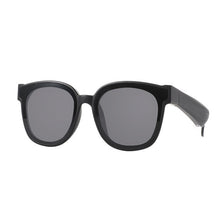 Load image into Gallery viewer, Smart Audio Bluetooth 5.0 Sunglasses. Anti-UV. - Sunglass Innovation®
