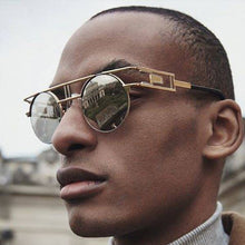 Load image into Gallery viewer, Sunglass Innovation® - Sunglass Innovation
