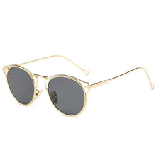 Load image into Gallery viewer, Sunglass Innovation® - Sunglass Innovation

