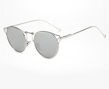 Load image into Gallery viewer, Sunglass Innovation® - Sunglass Innovation
